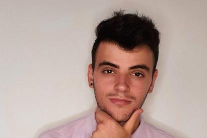 روني منذر شاب لبناني ينال المرتبة الأولى لبنانيًا وعربيًا على تصميم بيئي جديد ابتكره لعبوات الزيت المنزلي