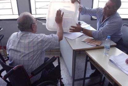 اقتراع المعوقين في انتخابات 2022: غرفة عمليات و200 مراقب واختصاصيين في لغة الإشارة للصّم والبكم