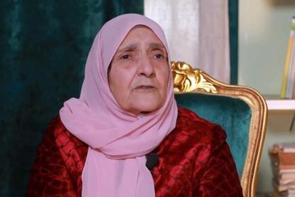 السيدة آمال اسماعيل تتحدّى السّن والسرطان وتحصل على الماجستير في عمر الـ80 وبدرجة امتياز... تعرّفوا عليها: