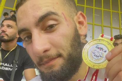 البطل اللبناني روني الحسنية ابن بلدة عين وزين الشوف يفوز بالميدالية الذهبية في بطولة الـMMA في جونيه... 
